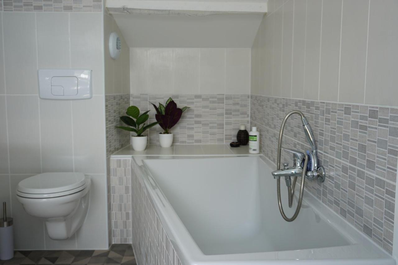 Appart Cosy 4 Personnes Avec Terrasse La Roche-sur-Yon Eksteriør billede